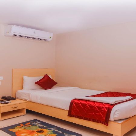 Hotel Vinayaga Tiruppur Luaran gambar