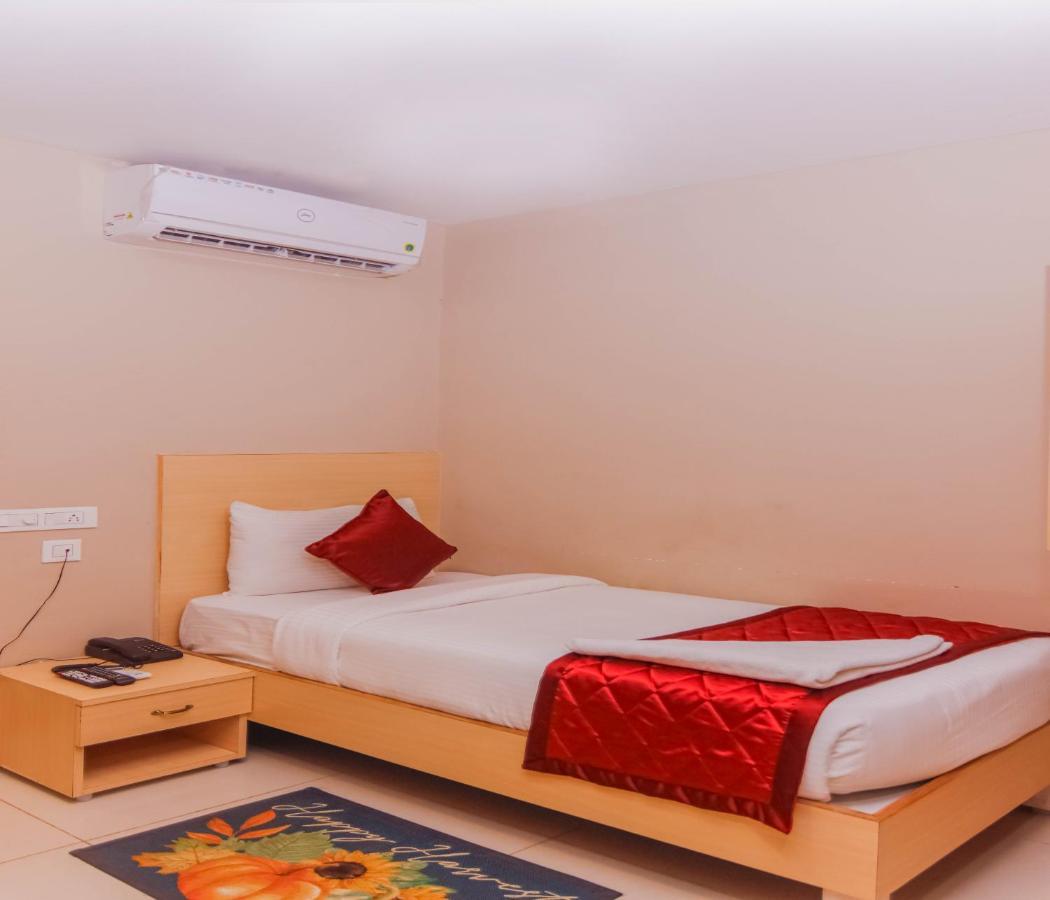 Hotel Vinayaga Tiruppur Luaran gambar